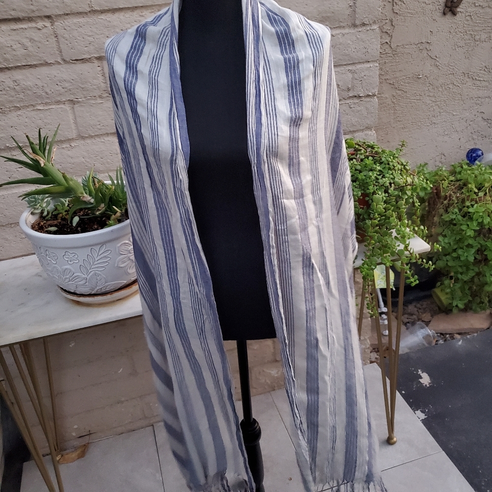 SCARF - Picture 4 of 9